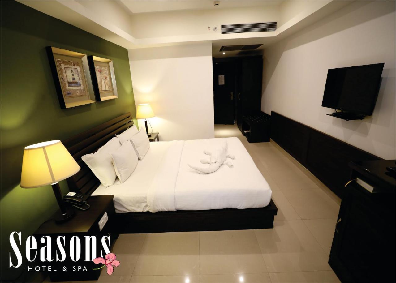 Seasons Hotel & Spa Madgaon Exteriör bild
