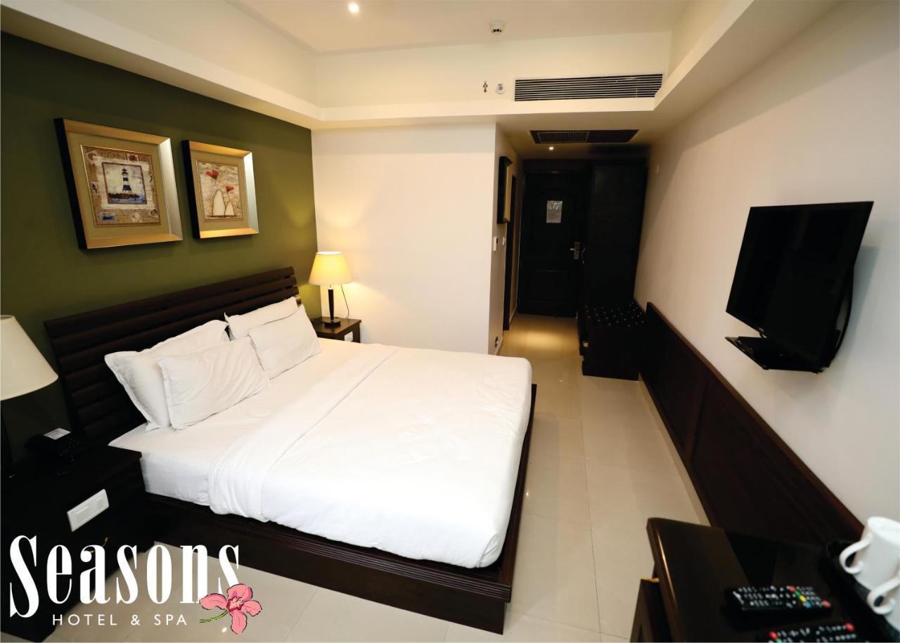 Seasons Hotel & Spa Madgaon Exteriör bild